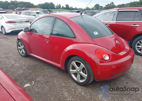 2006 Volkswagen New Beetle 2.5 z USA, uszkodzony, nr VIN 3VWSW31C86M420769